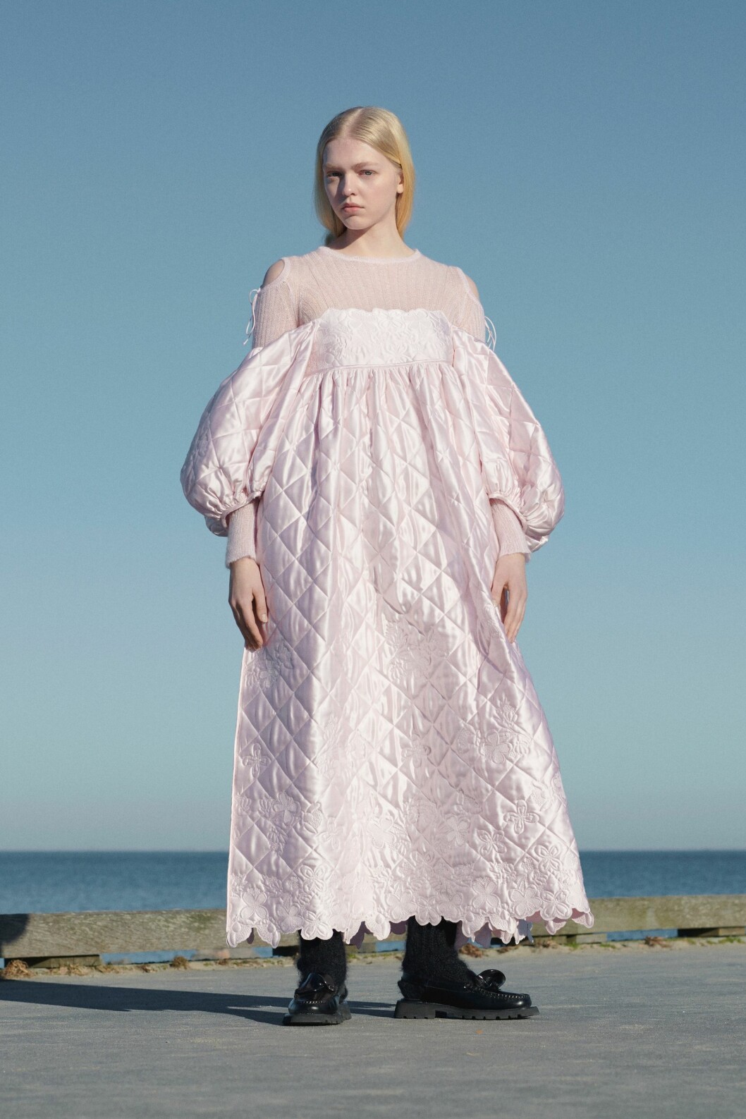 Cecilie Bahnsen AW21. Rosa klänning från Cecilie Bahnsen