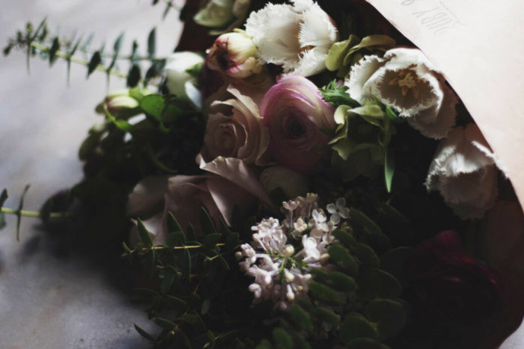 Foto: <a href="http://rubyandthewolf.com/blog/2015/3/29/mothers-day" target="_blank" rel="noopener">Ruby and the wolf</a> Så får du blandbuketten att stå sig längre
