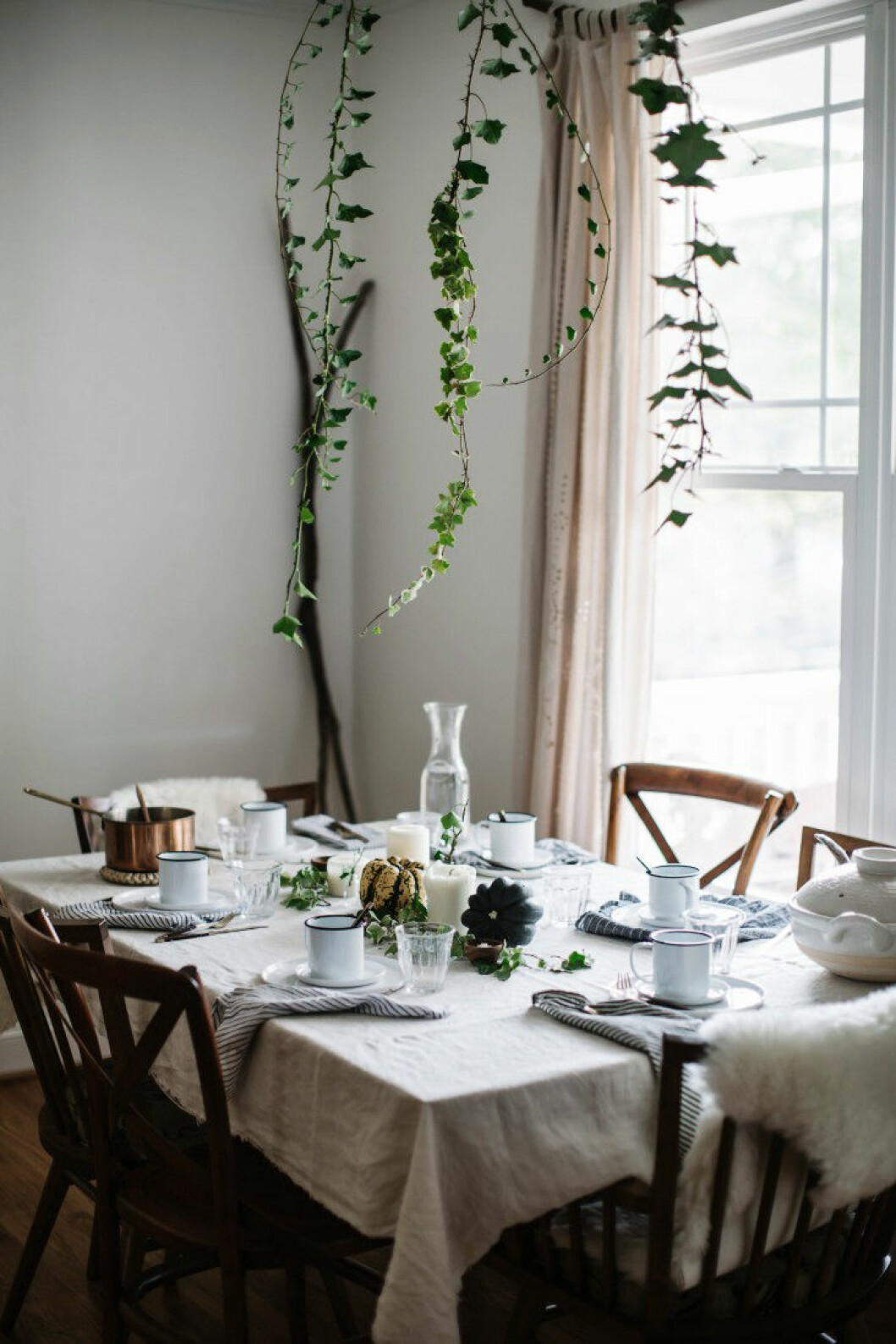 Foto via: <a href="http://www.gardenista.com/posts/thanksgiving-on-a-budget-7-tips-for-tabletop-decor-from-stylist-beth-kirby/" target="_blank">Gardenista</a> 01. trender-2017