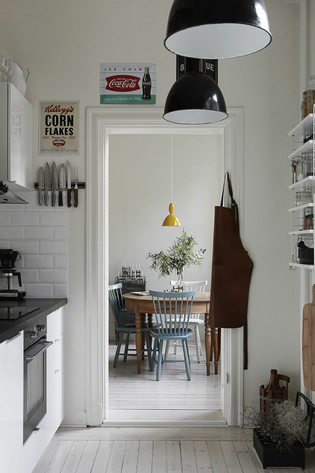 Foto: <a href="http://www.fantasticfrank.se/" target="_blank" rel="noopener">Fantastic Frank</a>/mäklare: Caroline Gergils Styling: <a href="https://www.instagram.com/josefin.haag/?hl=en" target="_blank" rel="noopener">Josefin Hååg</a> 02. gula-detaljer2