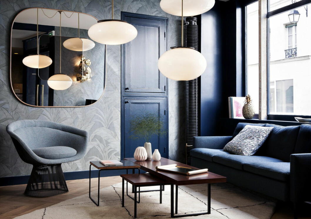 Via: <a href="http://www.hotelhenriette.com/en/hotel-henriette-paris" target="_blank" rel="noopener">Hotel Henriette</a> Blanda mässing med den kalla blåa tonen.