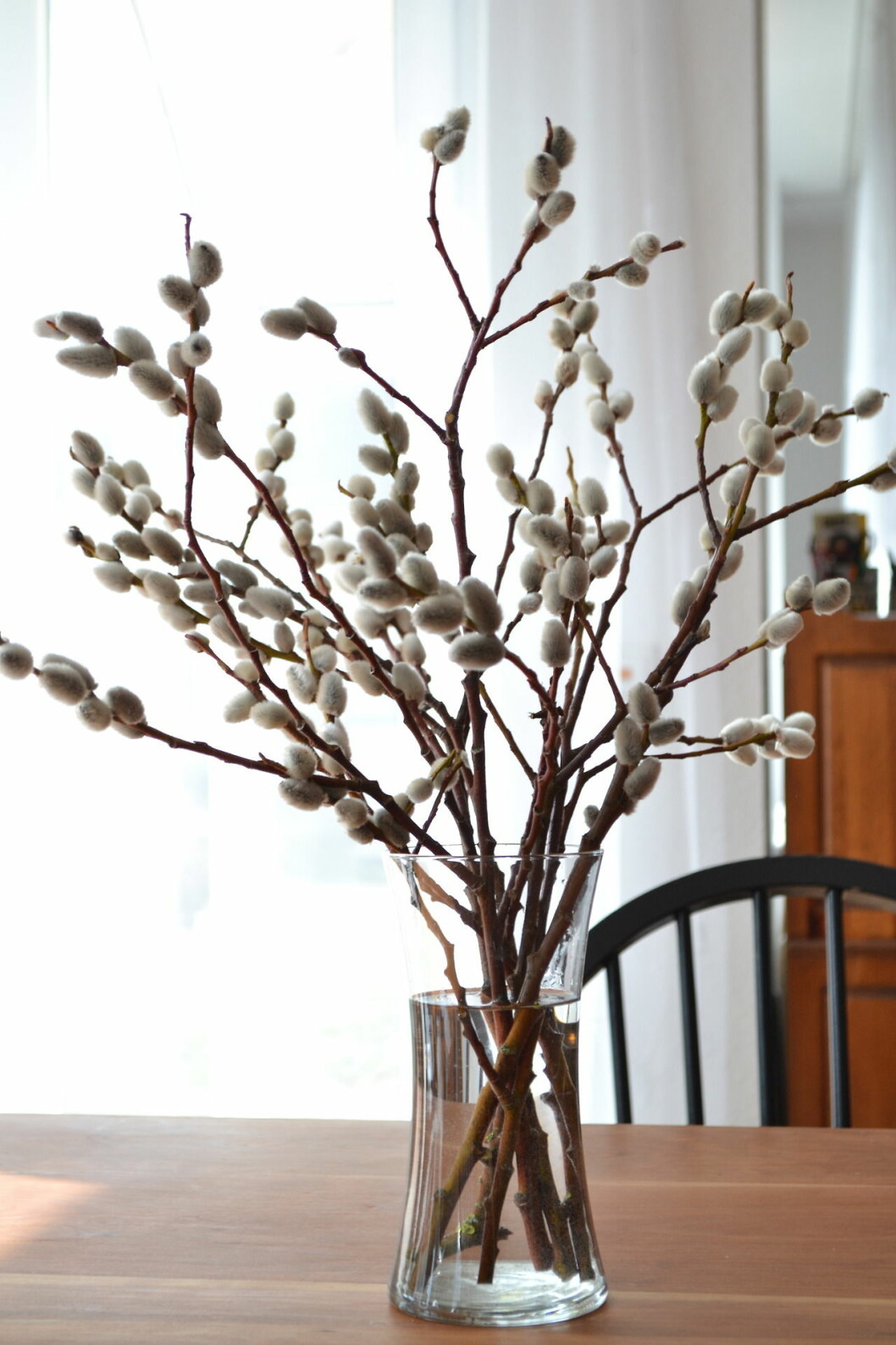 Foto via: <a href="https://deavita.com/dekoration/ostern-frueling/fruhlingsdeko-zweigen-ideen.html" target="_blank" rel="noopener">Deavita</a> Videungar i vas