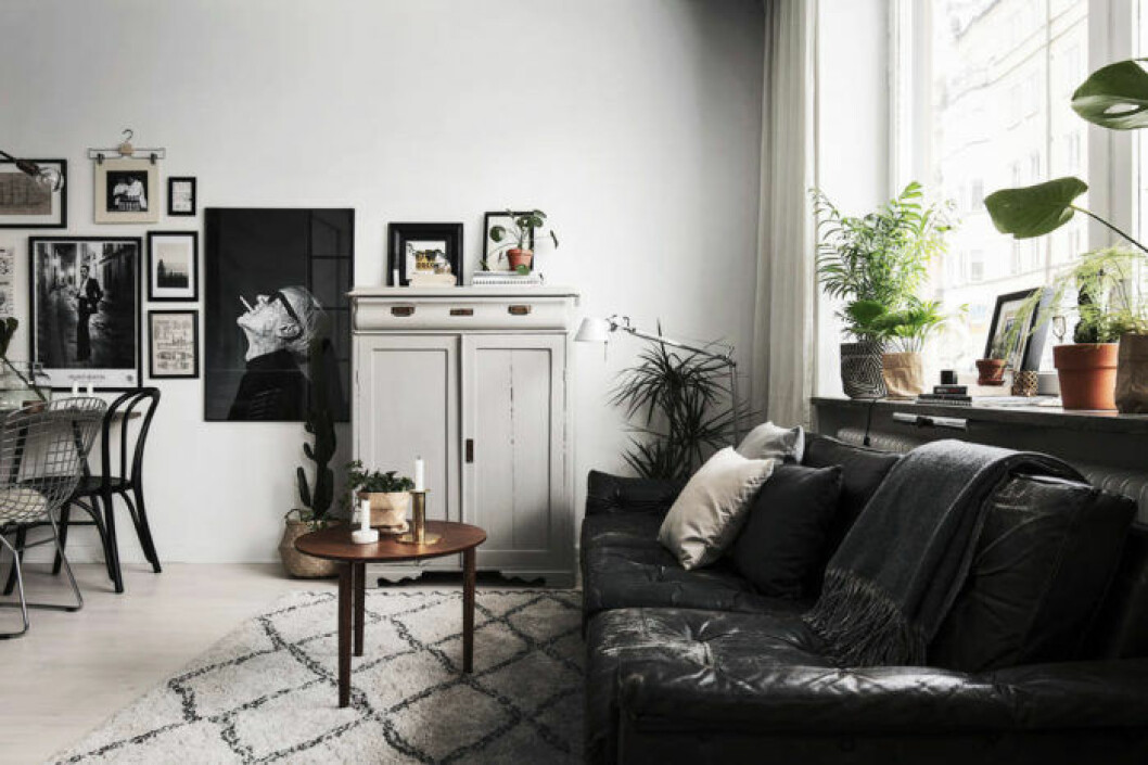 Bild på vardagsrum och kombinerad matplats