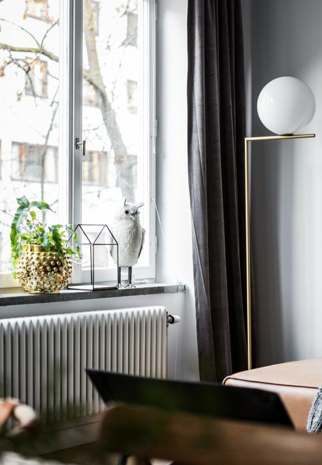 Foto: <a href="http://henriknero.daportfolio.com/gallery/715401" target="_blank" rel="noopener">Henrik Nero</a> Styling: <a href="http://www.stylingbolaget.com/" target="_blank" rel="noopener">Stylingbolaget</a> för <a href="http://www.mohv.se/" target="_blank" rel="noopener">MOHV</a> Rena fönster gör det ljusare i rummet.