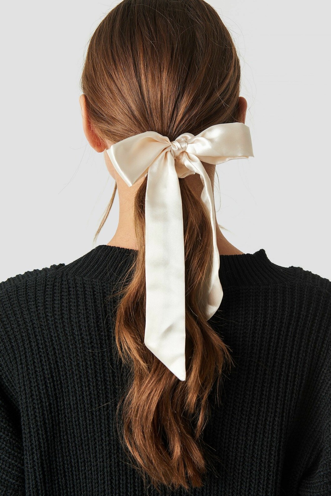 Hårrosett på scrunchie, från Nakd.