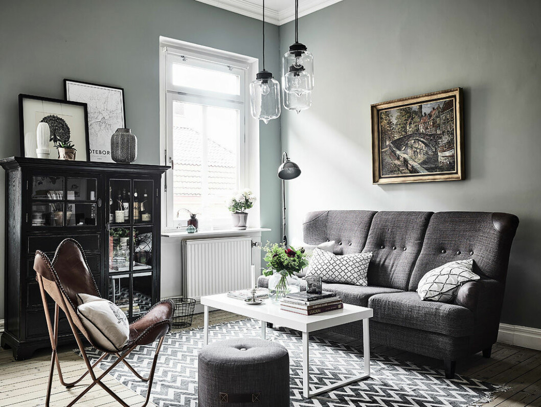 Foto: <a href="https://www.instagram.com/fotografanders/" target="_blank" rel="noopener">Anders Bergstedt</a> för <a href="http://entrancemakleri.se/" target="_blank" rel="noopener">Entrance</a>/mäklare: Erika Bergholm Oljemålningar är en stor trend.