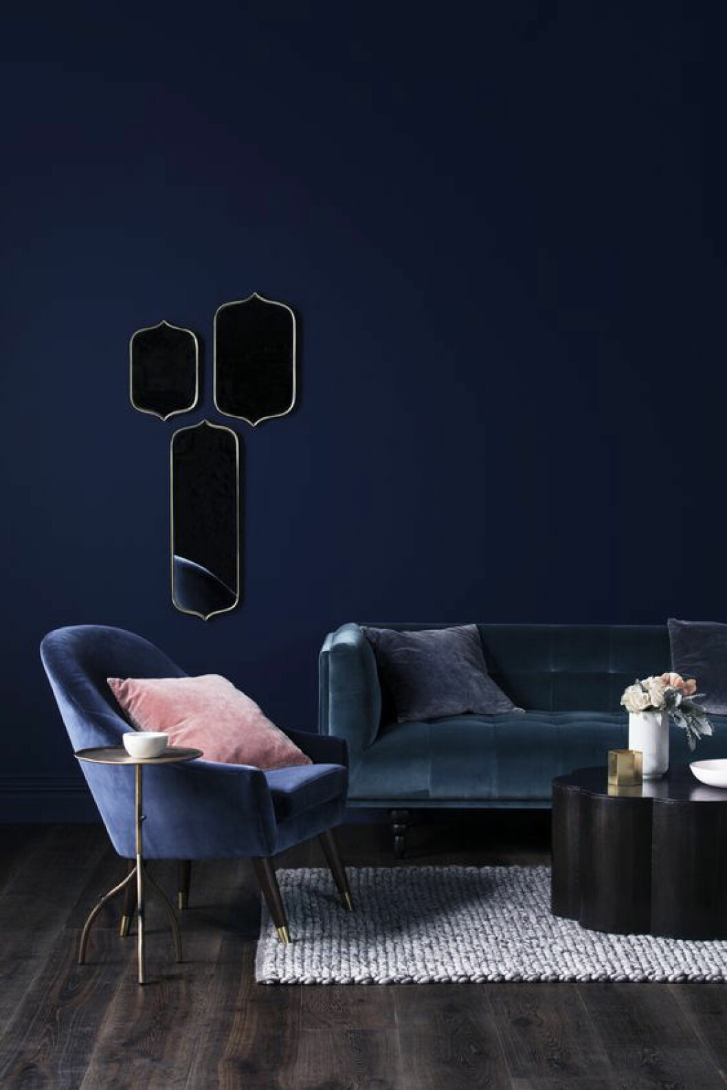 Via: <a href="http://www.houzz.com.au/ideabooks/67116983/list/16-winter-trends-to-watch-out-for" target="_blank" rel="noopener">Houzz</a> Blanda det blåa med material och toner.