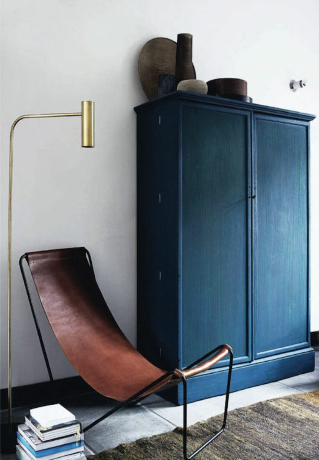 Via: <a href="http://www.remodelista.com/posts/design-101-10-nearly-instant-improvements-for-less-than-100?utm_source=pinterest.com&utm_medium=pin&crlt.pid=camp.sXZaAIeiOhD8" target="_blank">Remodelista</a> 04. brass