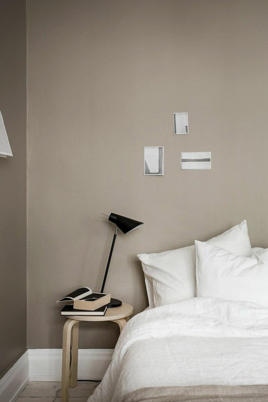 Foto: Cim Ek Styling: Team Sarah Widman för <a href="http://www.alvhem.com/" target="_blank" rel="noopener">Alvhem</a> Låt ljusa nyanser flätas samman med en lätt beige ton.