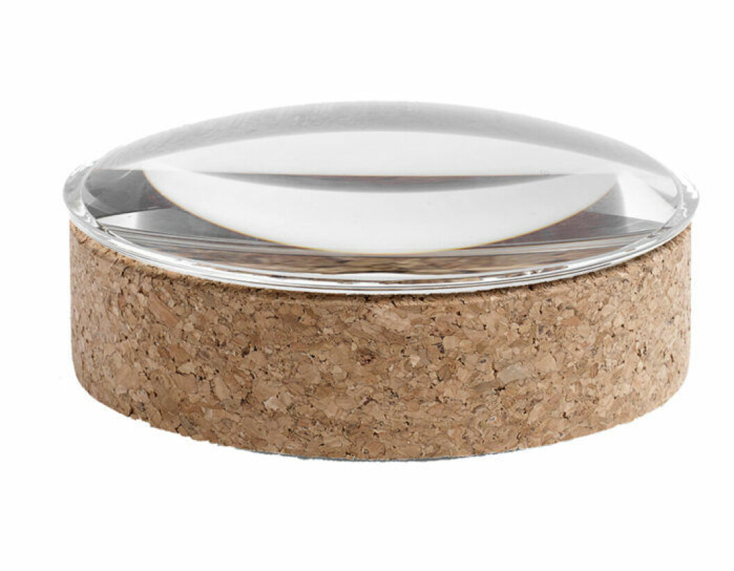 Burk i kork med lock i glas från Hay.