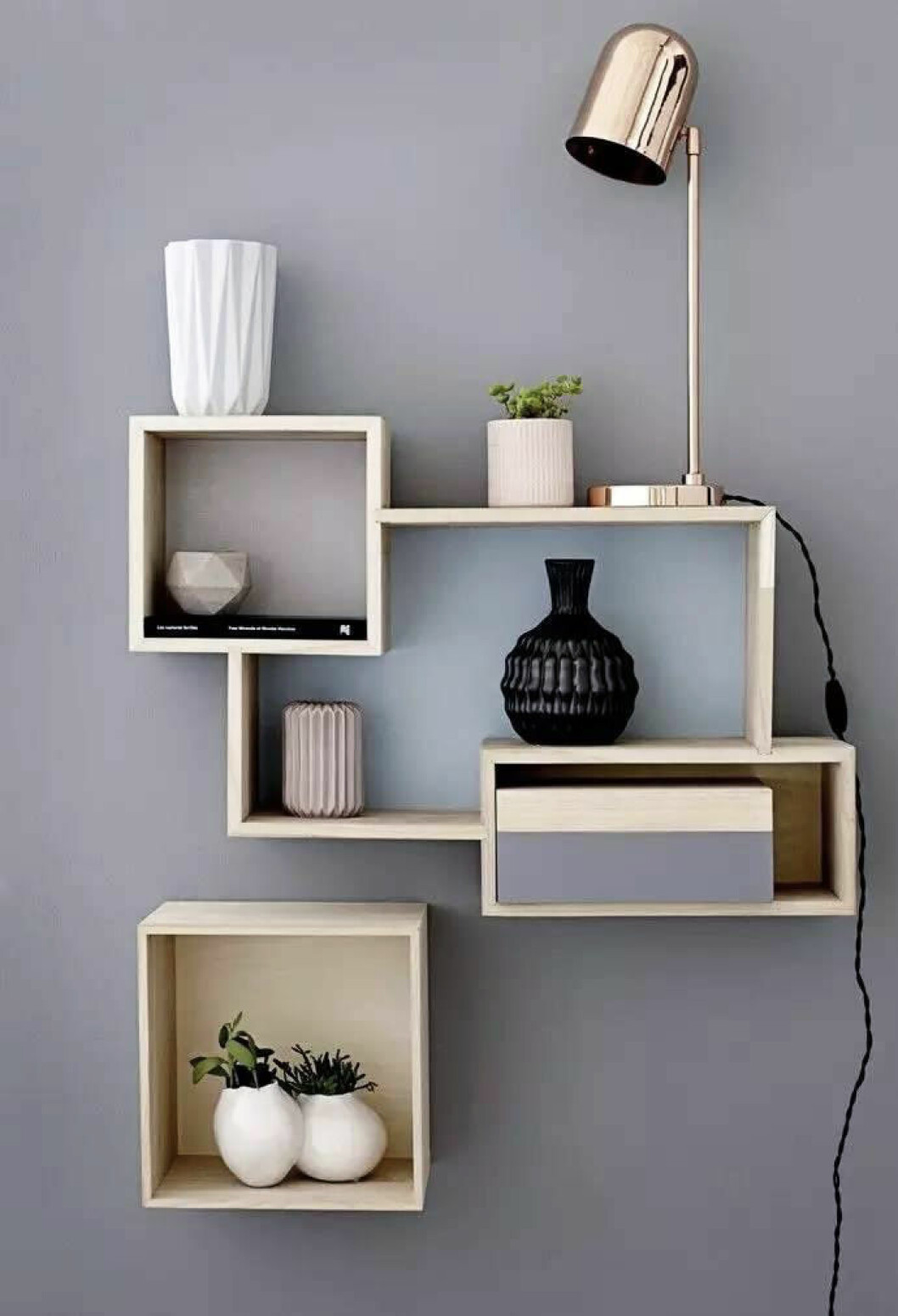 Via: <a href="http://www.designlive.cz/clanek/4-tipy-jak-na-jarni-uklid-15-04-08" target="_blank" rel="noopener">Design Live</a> 04. hylla