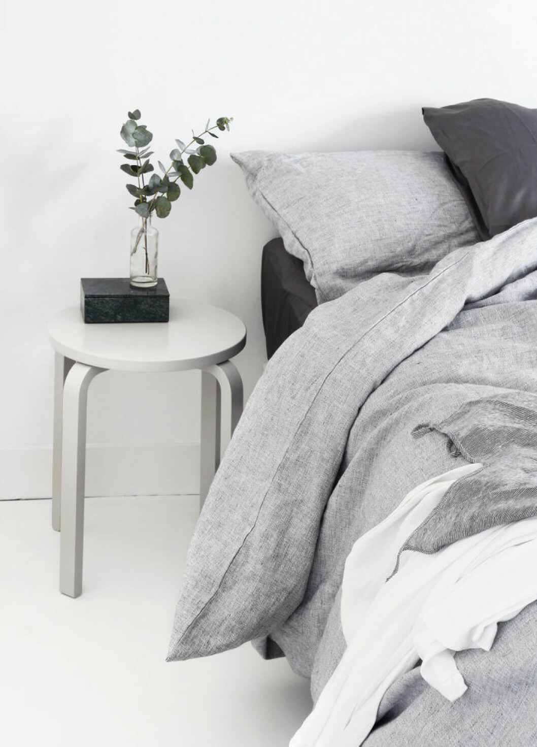 Via: <a href="http://www.mydubio.com/our-bedroom-a-slow-morning/" target="_blank" rel="noopener">My Dubio</a> Eucalyptus
