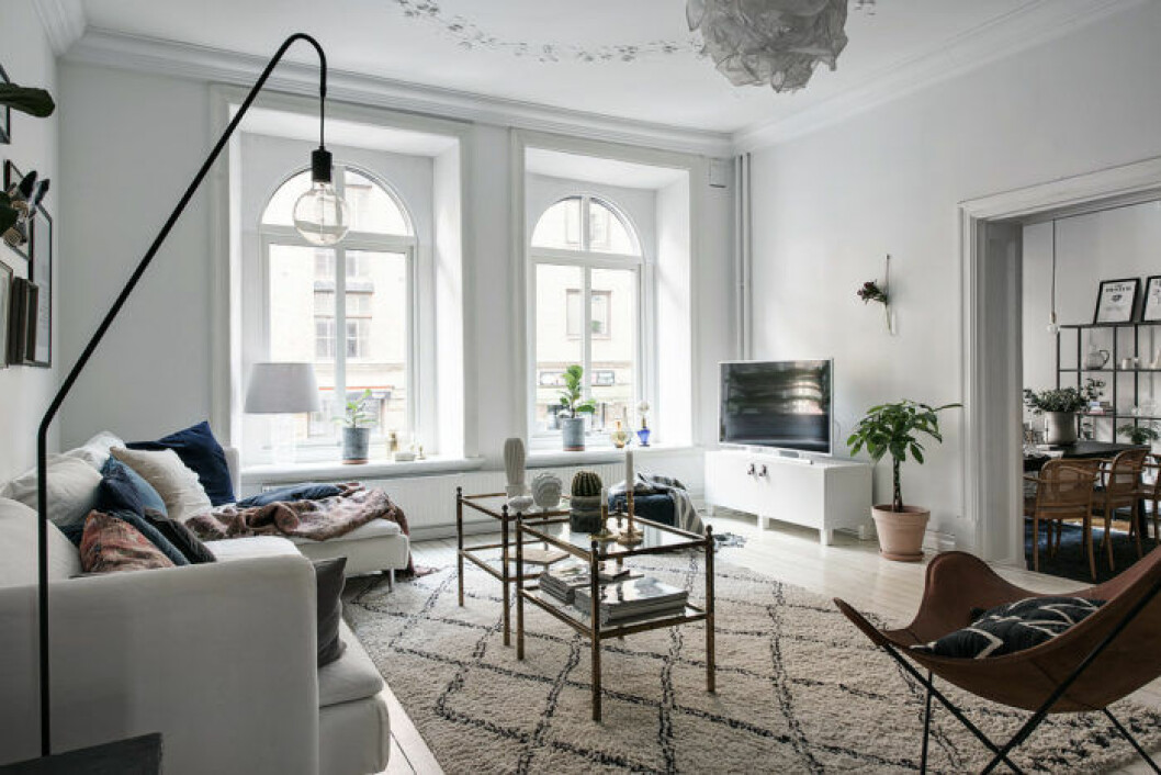 Foto: Fredrik J Karlsson Styling: Studio Cuvier för <a href="http://www.alvhem.com/" target="_blank" rel="noopener">Alvhem</a>/mäklare: Jim Wetterling styla-vardagsrum-lampor