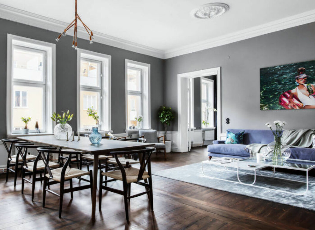 Foto: Philip McCann Styling: Christina Boutza för <a href="https://www.instagram.com/nestorfastighetsmakleri/" target="_blank" rel="noopener">Nestor</a>/mäklare: Erik Bysell Taklampa i koppar.
