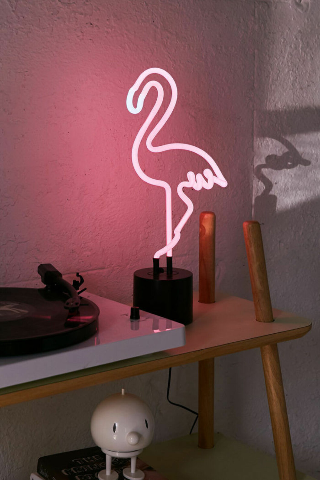 Flamingolampa, neonlampa, rosa. Från Urban outfitters. 