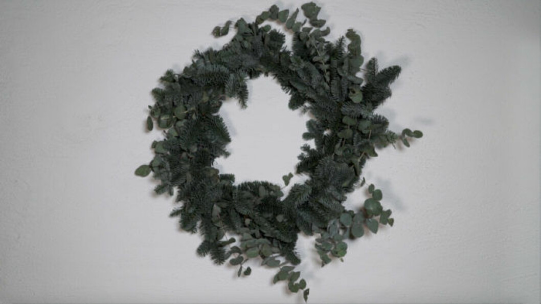 Julkrans med granris och eukalyptus