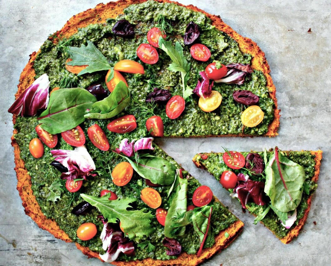 <em>Recept och foto: <a href="http://www.wholeheartedeats.com/2013/12/incredible-squash-pizza.html" target="_blank" rel="noopener">Wholehearted</a> </em> 05. piz8
