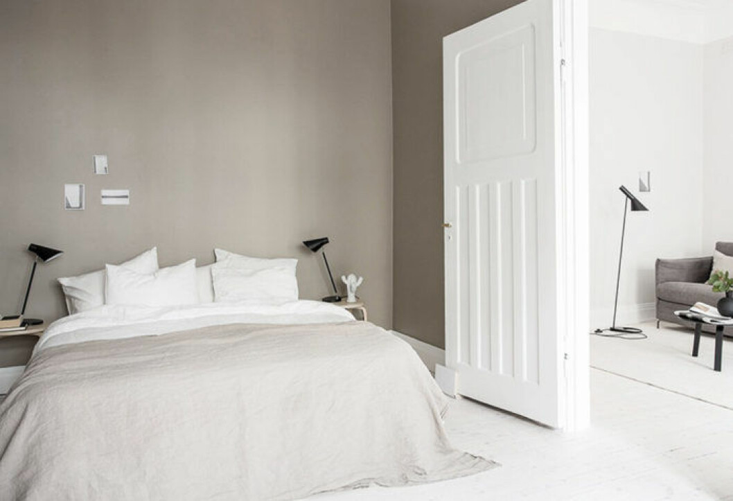 Foto: <a href="http://www.cimek.se/" target="_blank" rel="noopener">Cim Ek</a> Styling: <a href="http://sarahwidman.se/" target="_blank" rel="noopener">Team Sarah Widman</a> för <a href="http://www.alvhem.com/" target="_blank" rel="noopener">Alvhem</a> Beige sovrum