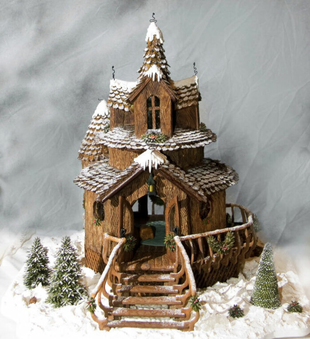 Tjusigt pepparkakshus! Foto via: <a href="http://artisancakecompany.com/2010/11/amazing-gingerbread-houses/" target="_blank" rel="noopener">Artisan cake company</a> Tjusigt pepparkakshus!