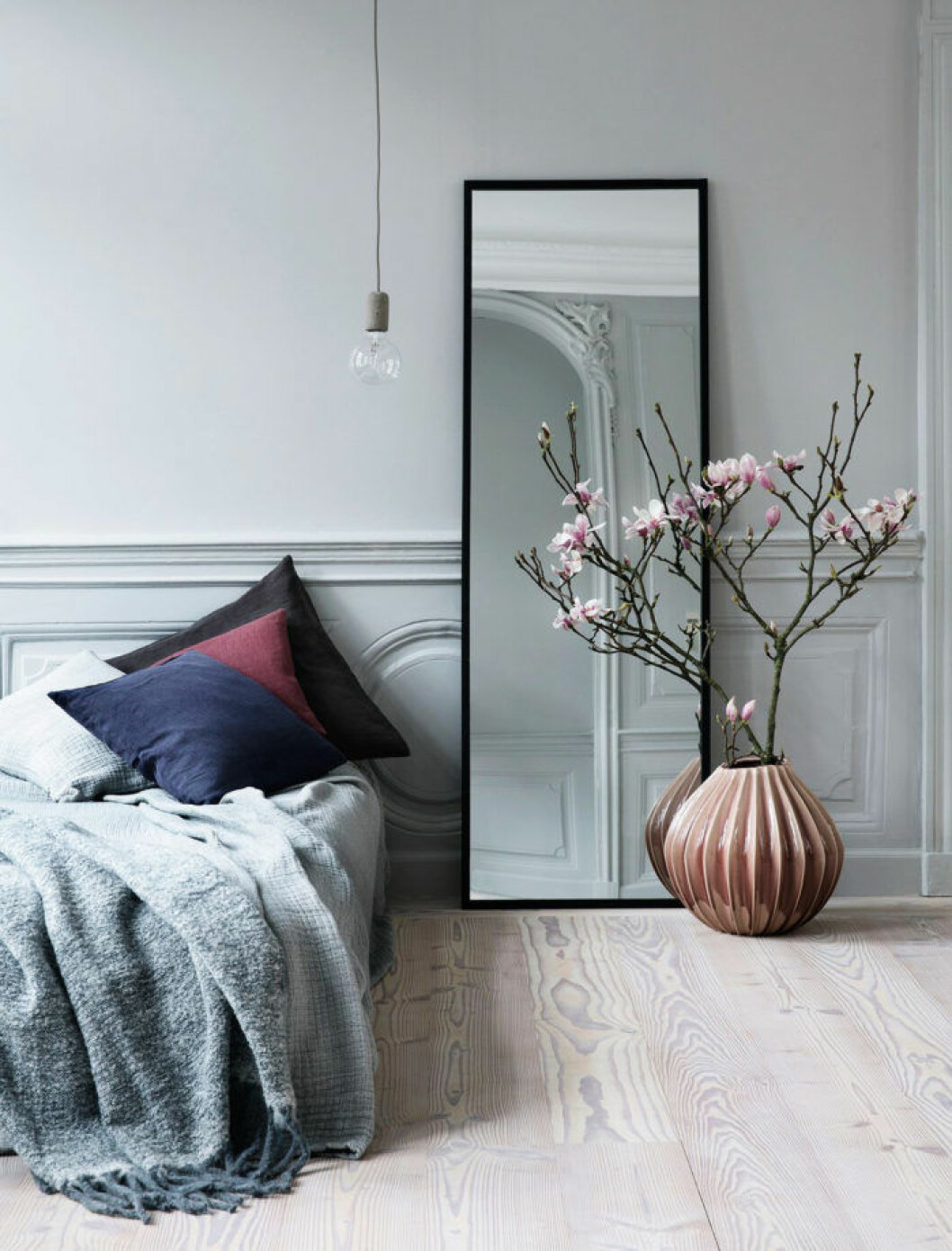 Foto: Broste Copenhagen Sovrum med vas på golvet