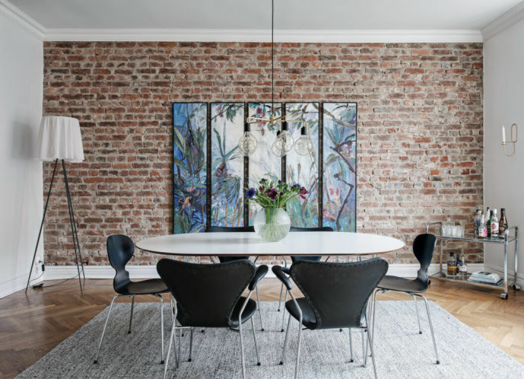 Foto: Fredrik J Karlsson/<a href="https://www.instagram.com/se360.se/" target="_blank">SE360</a> Styling: <a href="https://www.instagram.com/ostlinghschedin/" target="_blank">Östling & Schedin</a> för <a href="https://www.instagram.com/alvhem/" target="_blank">Alvhem</a>/mäklare: Sandra Guerrero