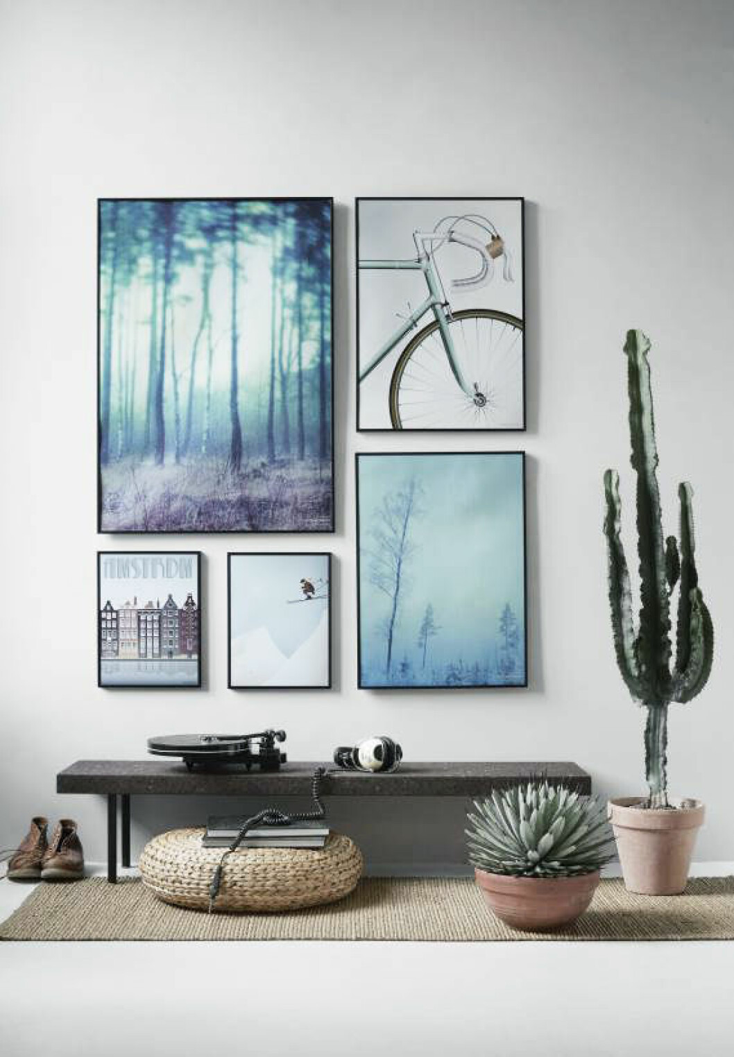 Via: <a href="http://www.trendsales.se/shops/listings/vissevasse-vissevasse-skiing-50-x-70-cm/46545200" target="_blank" rel="noopener">Trendsales</a> Cykel poster, skogtavla