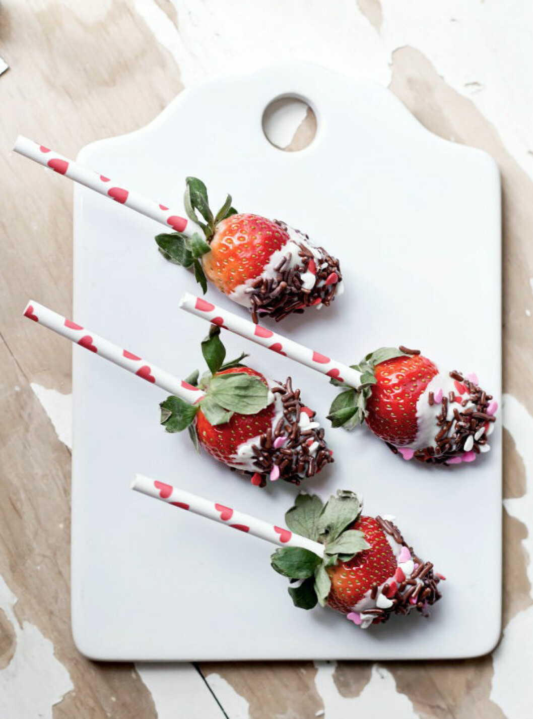 08. chocolate-covered-strawberry-pops