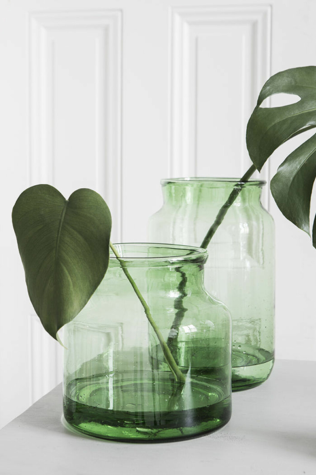 Foto: <a href="https://www.granit.com/" target="_blank" rel="noopener">Granit</a> Tonade glasvaser, gröna. Granit våren 2018.