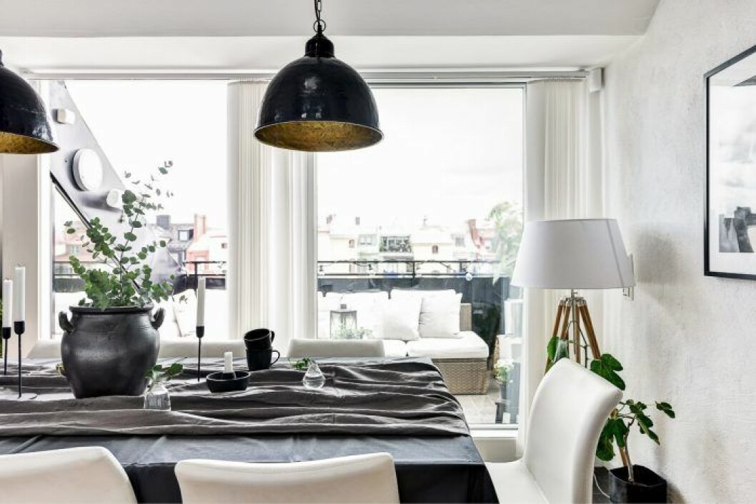 Foto: Nathalie Malic/ClearcutFactory för <a href="https://www.fastighetsbyran.se/kontor/stockholm---vasastan/" target="_blank" rel="noopener">Fastighetsbyrån Vasastan</a>/mäklare Andreas Ångström Matplats i industristil.