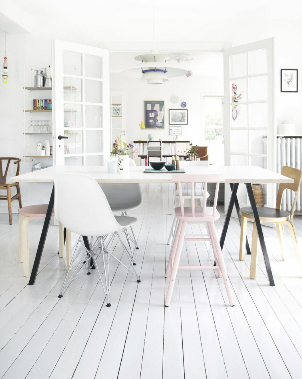 Via: <a href="http://bazarandmilk.com/le-pastel-est-encore-bien-la/" target="_blank">Bazar & Milk</a> 08. pastell-stol2