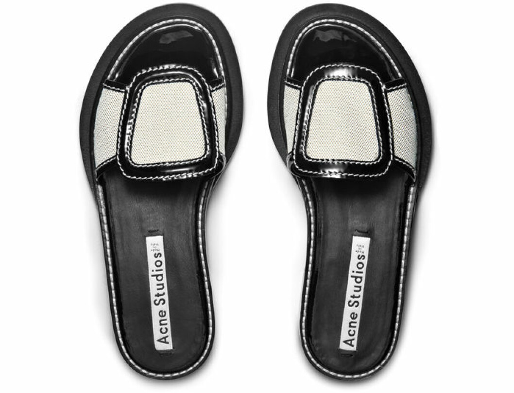 1. Slip in, 2695 kr, Acne studios