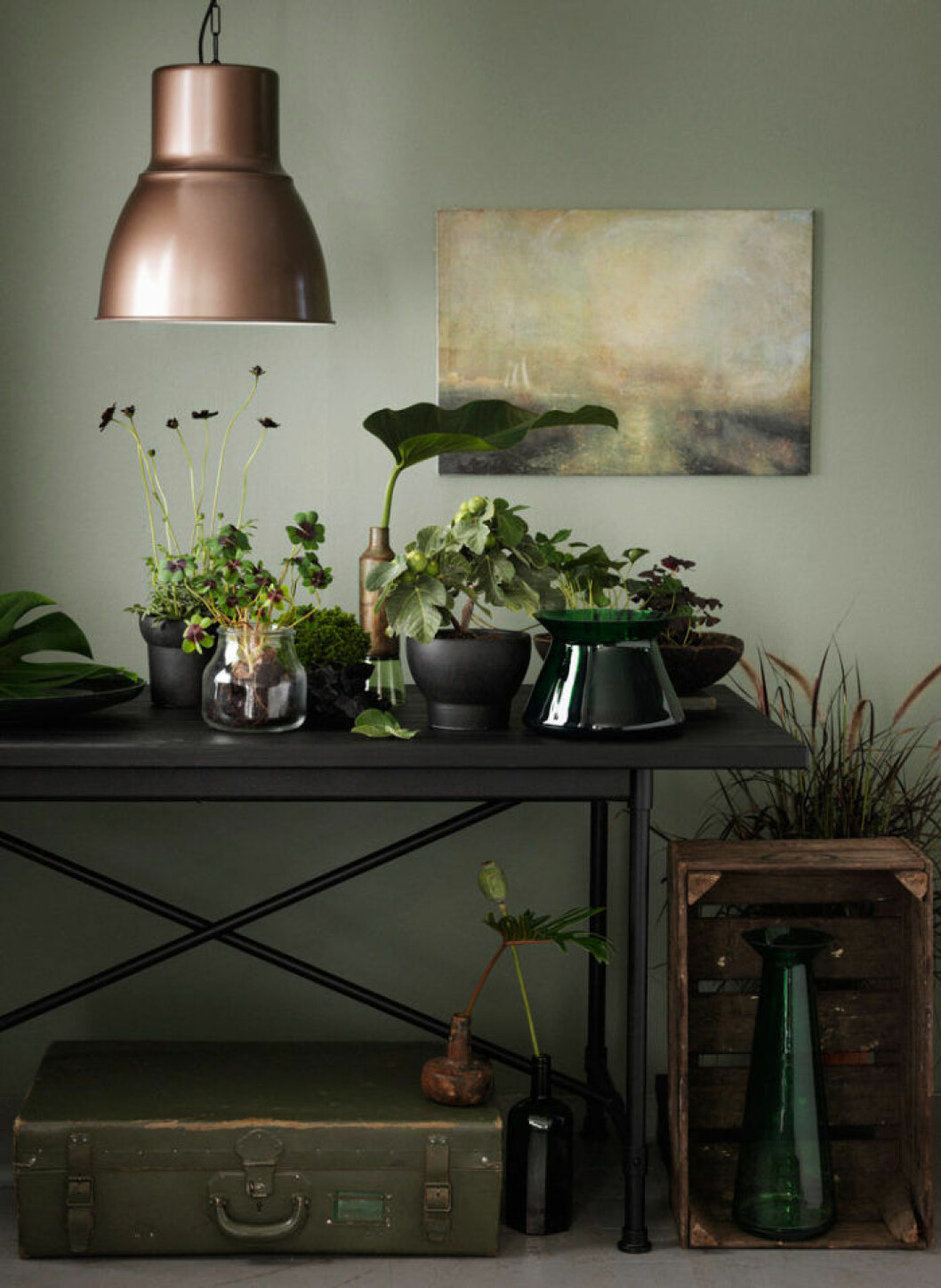 Foto: <a href="http://livethemma.ikea.se/mossig-trend/?cid=se%7Csm%7Clink%7Cpinterest%7Csm123456794" target="_blank" rel="noopener">Ikea Livet hemma</a> Målning och växter