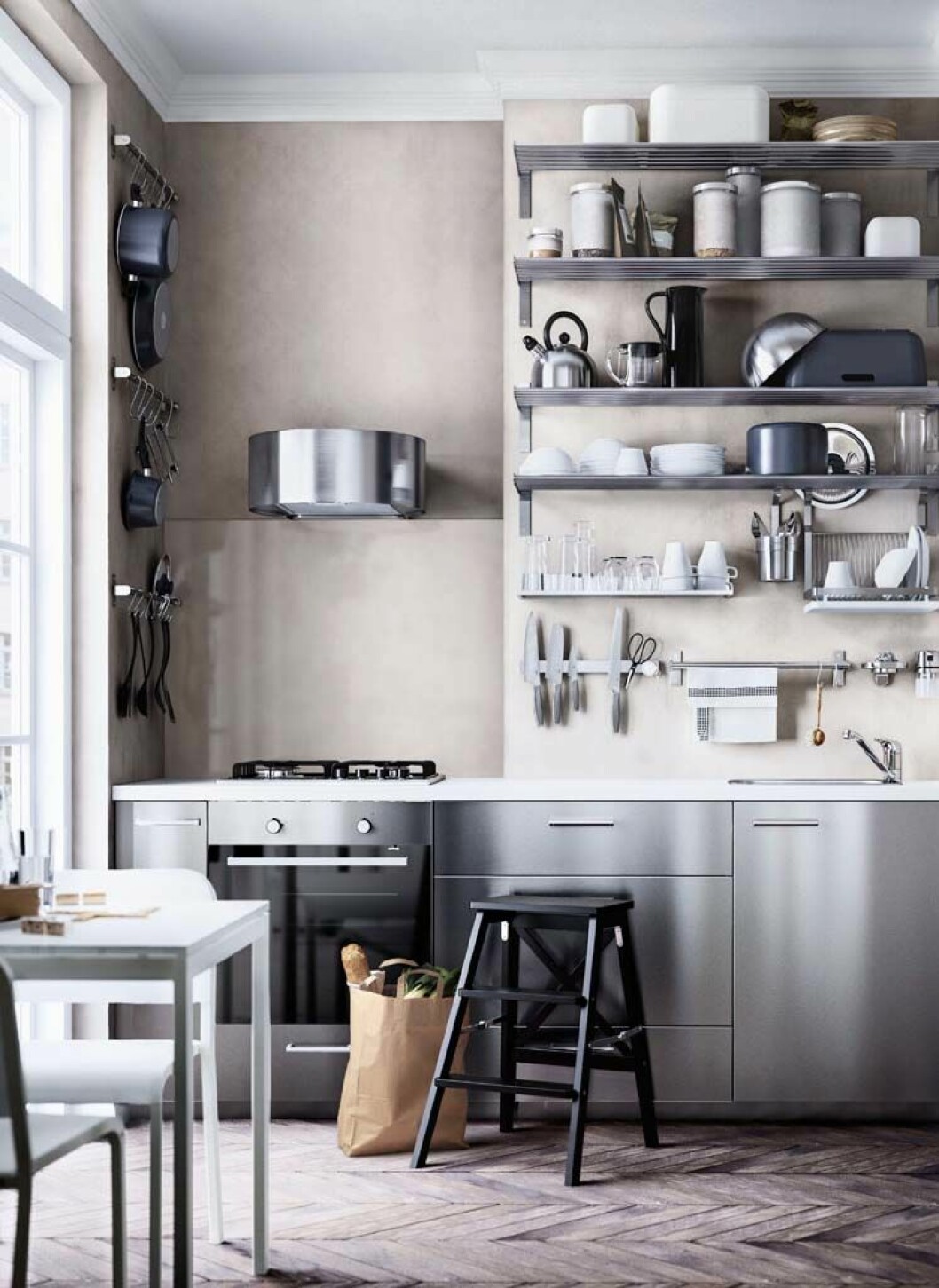 Via: <a href="http://livethemma.ikea.se/rustikt-med-rostfritt/" target="_blank" rel="noopener">Ikea</a> Rund köksfläkt Ikea