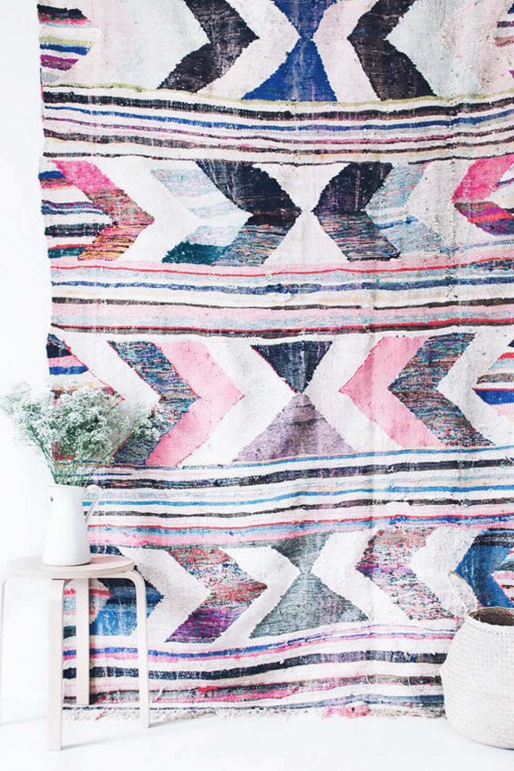 Via: <a href="http://1decor.net/colorful-carpet-42-fantastic-models/" target="_blank" rel="noopener">Idecor</a> 10. rug