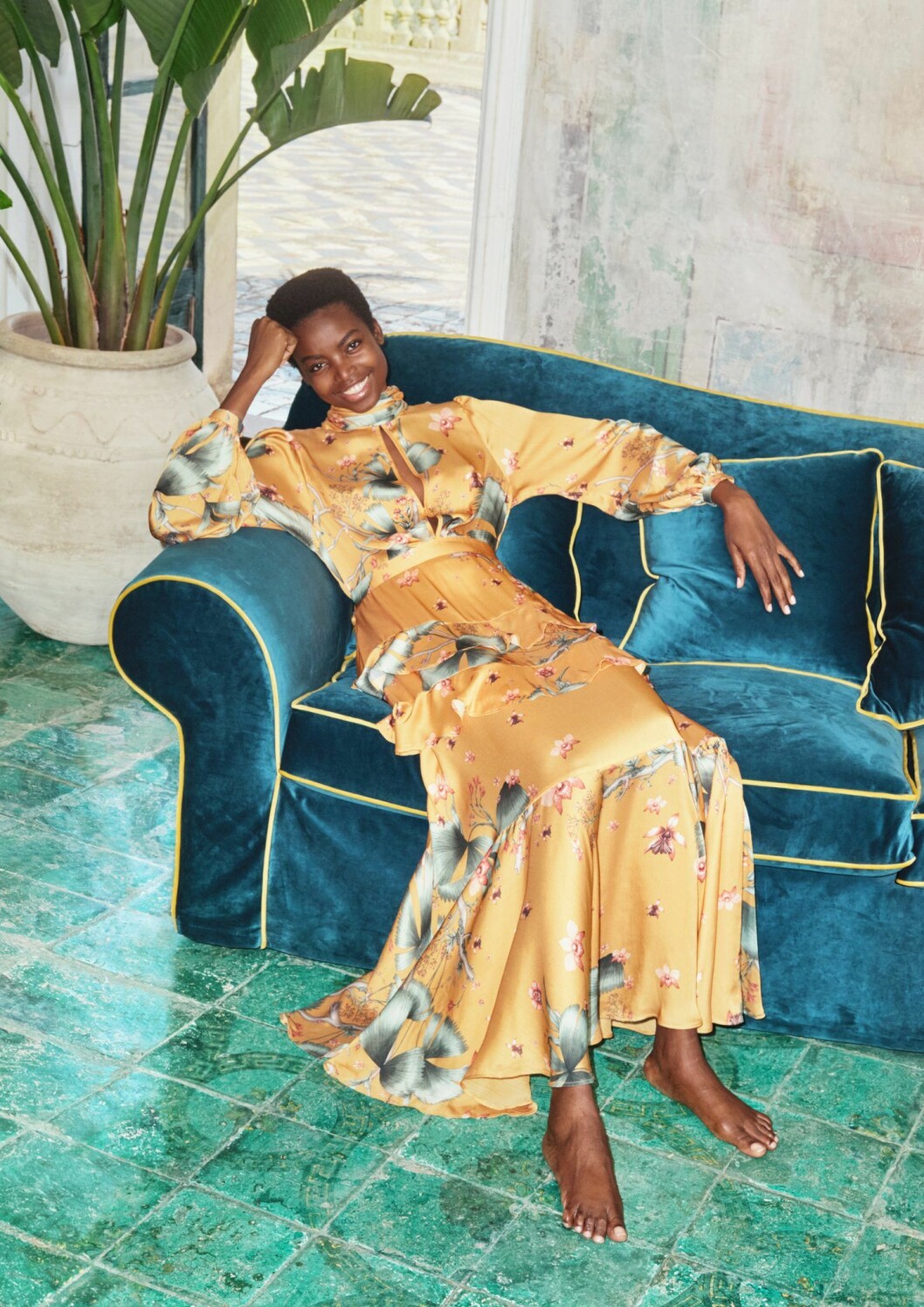 Maria Borges i magisk maxiklänning Johanna Ortiz x H&M. Johanna Ortiz x H&M maxiklänning