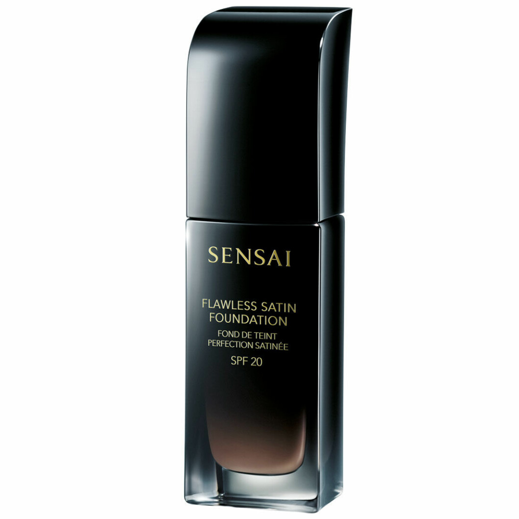 Flawless satin foundation SPF 20 från Sensai.