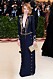 Emma Stone i blå långklänning med detaljer