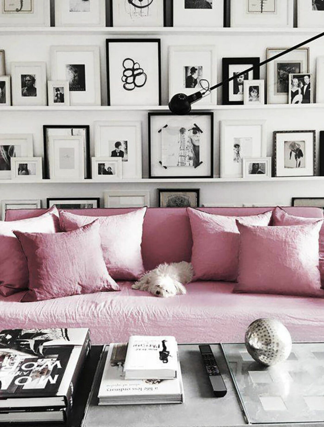 <em>Foto via: <a href="http://www.dailydreamdecor.com/2016/05/6-dreamy-rose-quartz-sofas.html" target="_blank" rel="noopener">Daily dream decor</a></em> 11. rosa-inredning