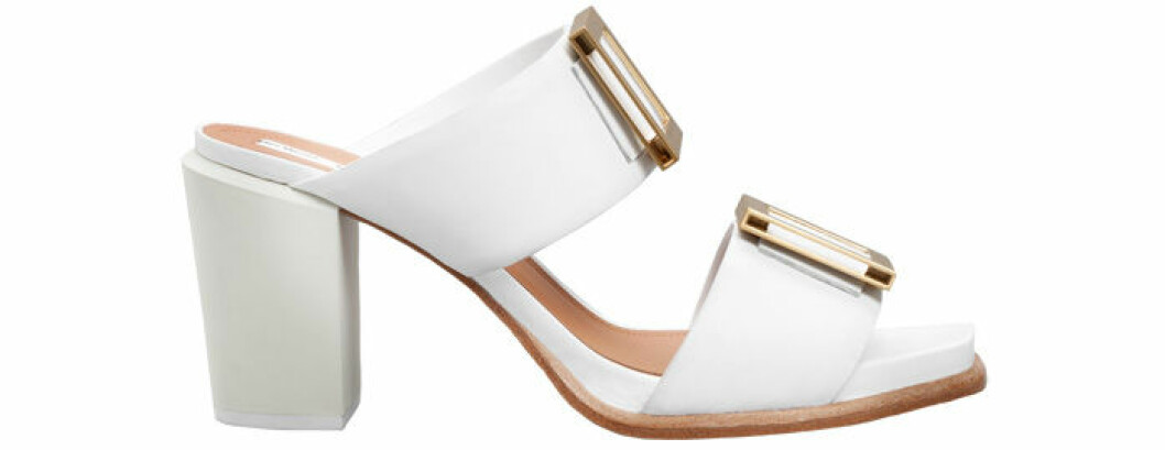 11. Sandal, 950 kr, & other stories