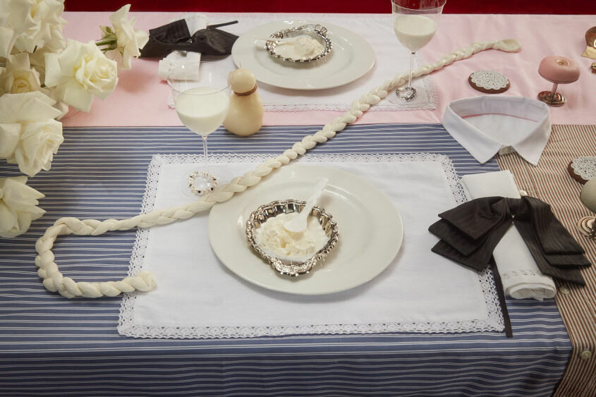 Matkreatör och it-girl. Laila Gohar (<a target="_blank" href="https://www.instagram.com/lailacooks/">@lailacooks</a>) är aktuell med en dukningskollektion för Hay och egna varumärket Gohar World (bilden) i samarbete med sin syster. Matkreatör och it-girl Laila Gohar är aktuell med en dukningskollektion för Hay och egna varumärket Gohar World i samarbete med sin syster.