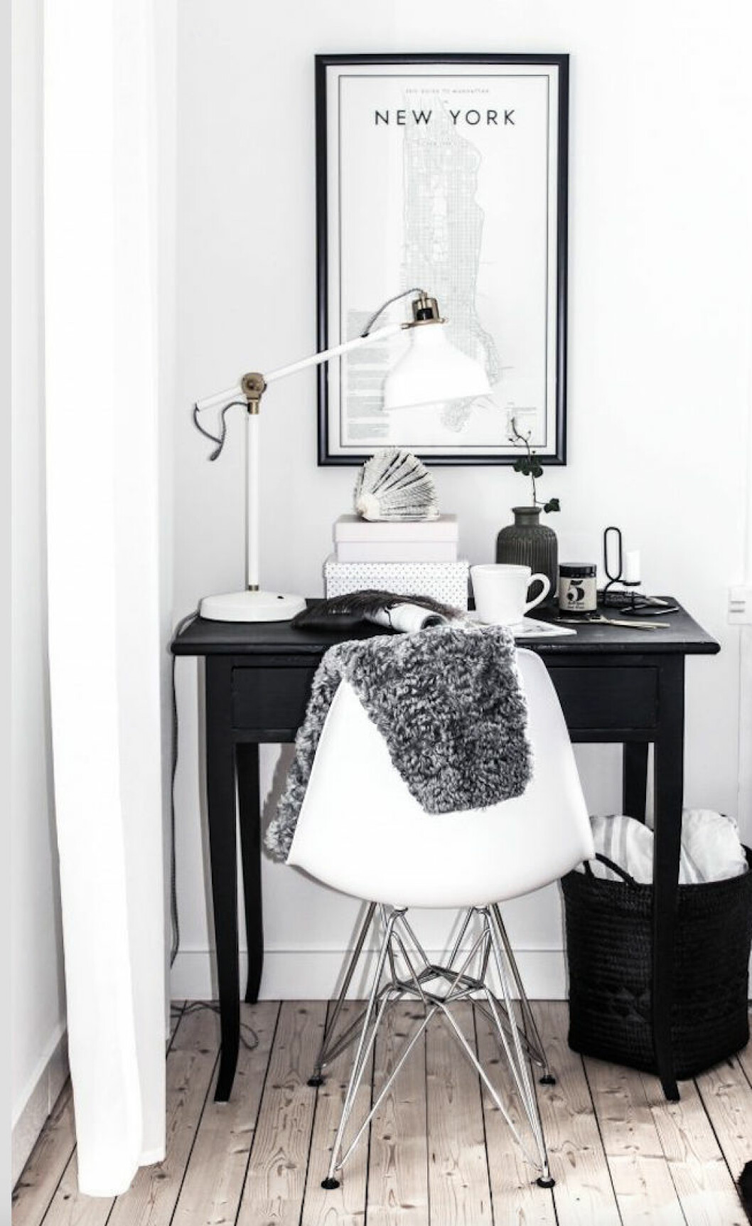 Via: <a href="http://domino.com/home-office-ideas-on-a-budget" target="_blank" rel="noopener">Domino</a> New york tavla