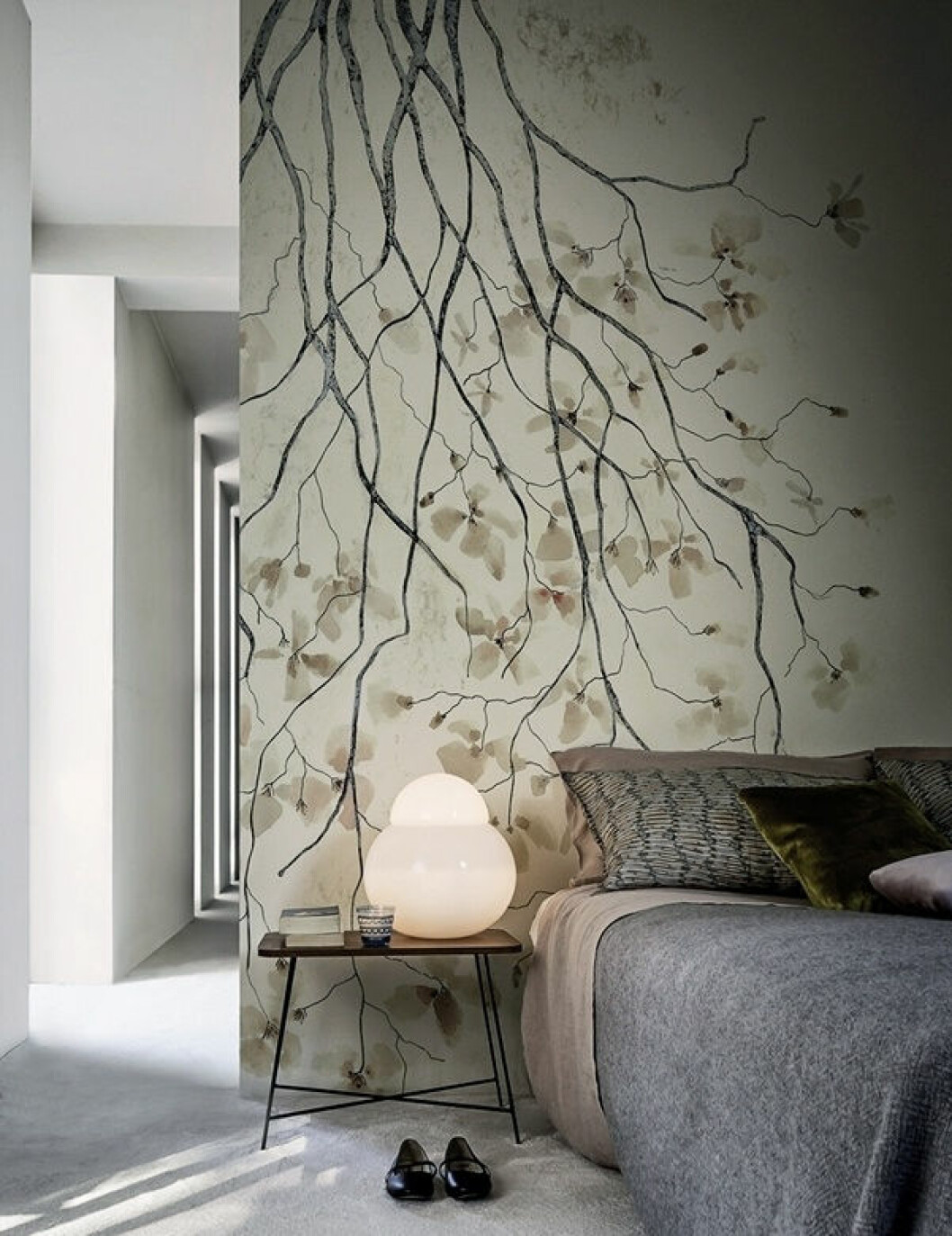 Foto: <a href="https://www.behangfabriek.com/a-43160773/interior/wall-and-deco-ramage/" target="_blank" rel="noopener">Behang fabriek</a> 13. tapet med gren