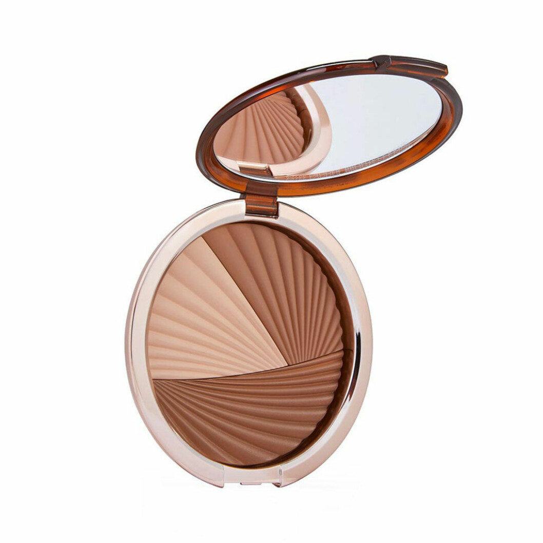 Estèe Lauder Matte and glow bronzing trio är tre soleffekter i ett! Klicka på bilden och kom direkt till produkten. Estèe Lauder Matte and glow bronzing trio
