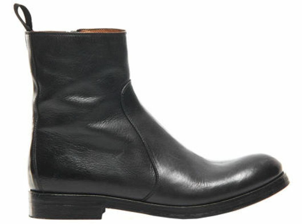14. Boot, 3 700 kr, Hope