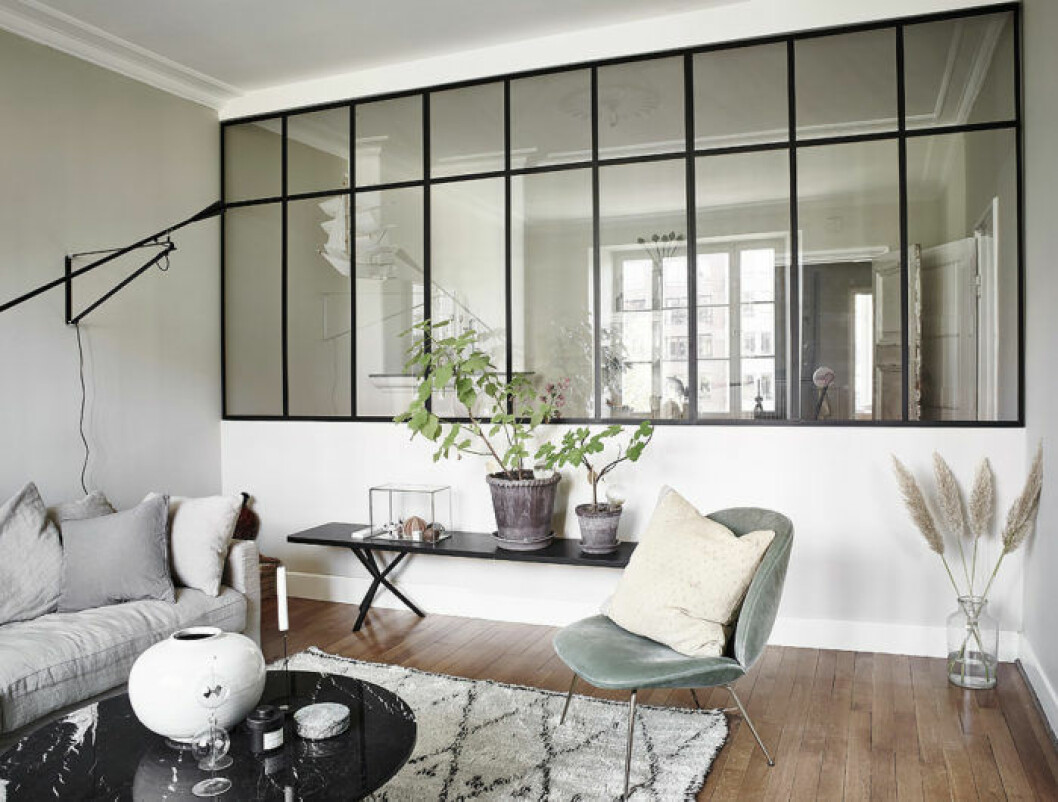 Foto: <a href="https://www.instagram.com/fotografanders/" target="_blank" rel="noopener">Anders Bergstedt</a> för <a href="https://www.instagram.com/entrancemakleri/" target="_blank" rel="noopener">Entrance fastighetsmäkleri</a>/mäklare: Erika Bergholm Glasvägg