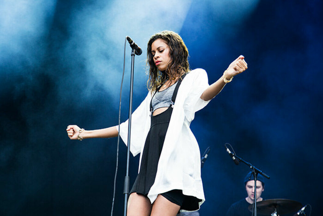 140831_Alunageorge_Felicia_Malmstro_m_01