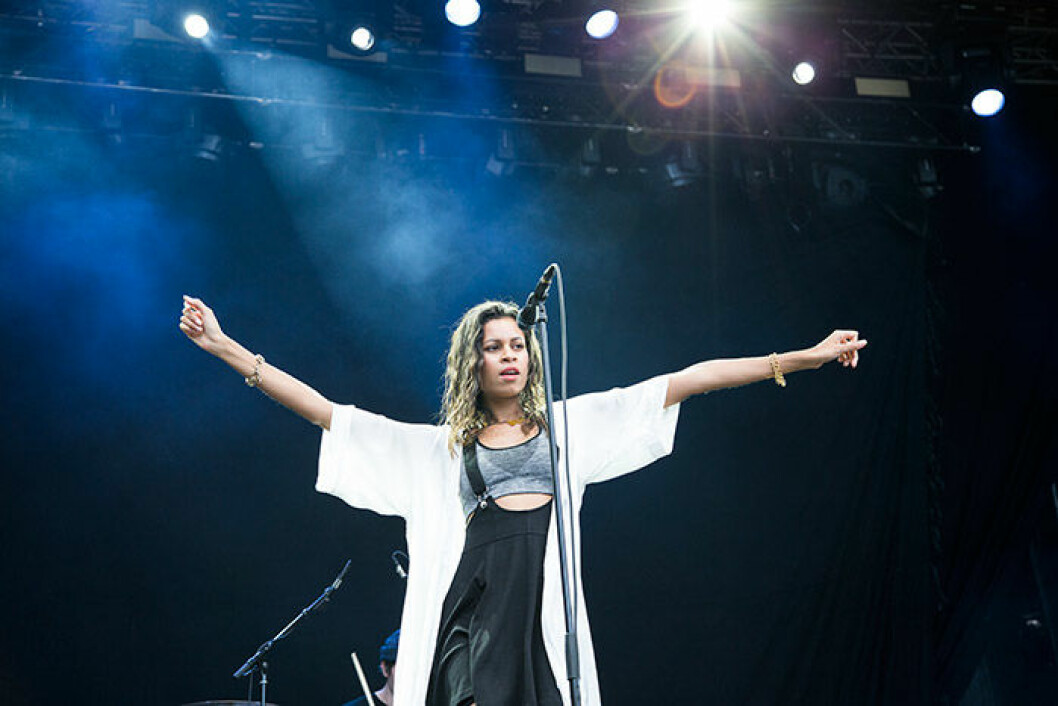 140831_Alunageorge_Felicia_Malmstro_m_03