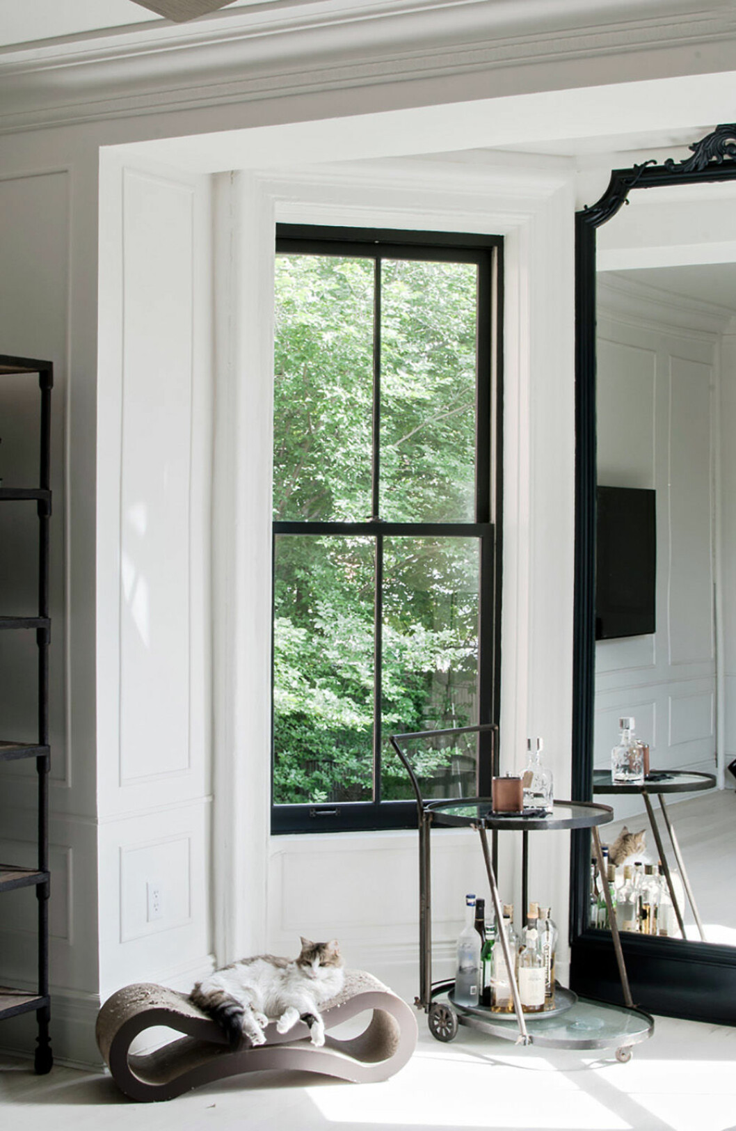 Via: Design Sponge Fönster med svart ram