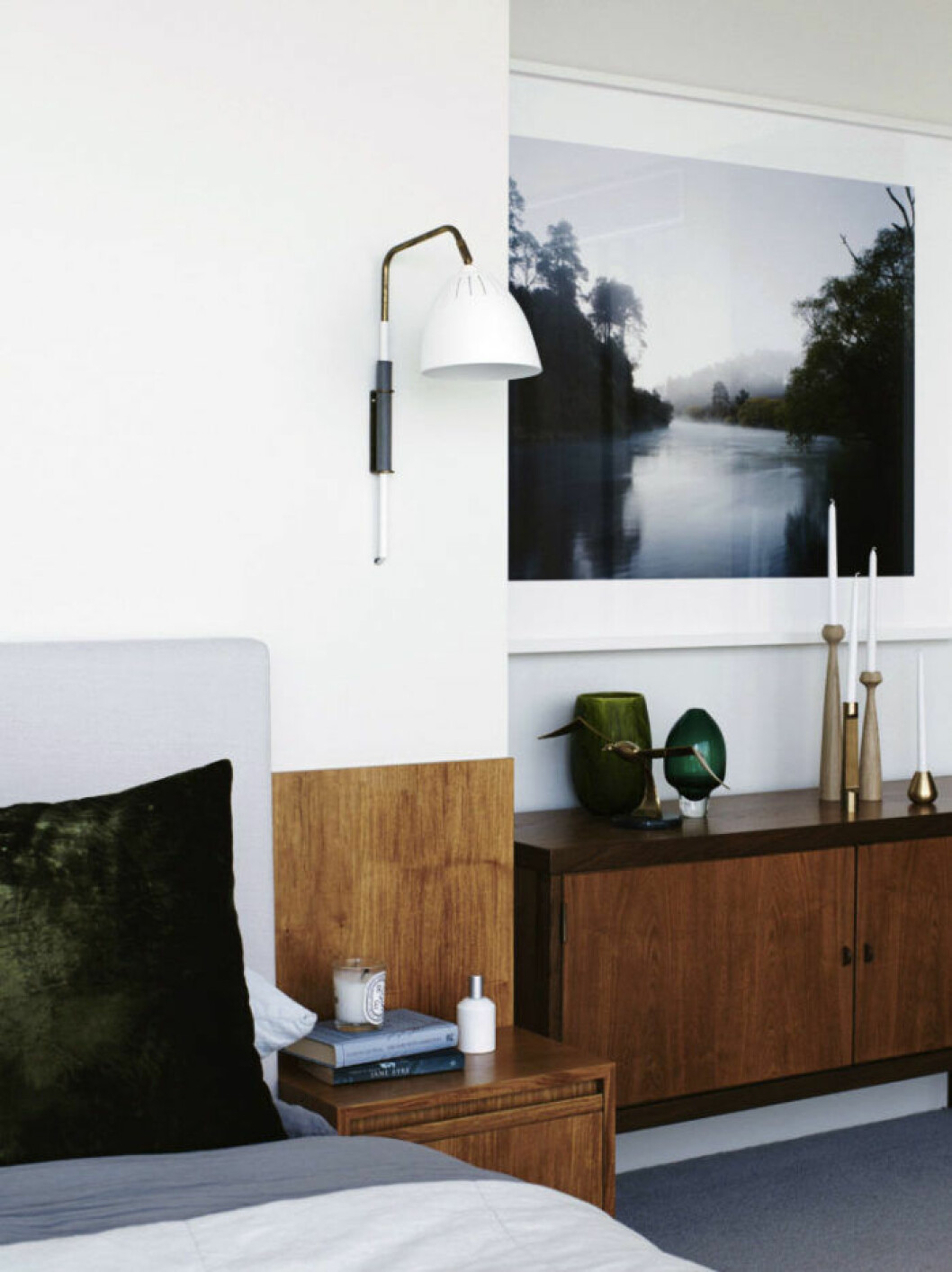 Foto via: Black market design lab Inramat fotografi på väggen