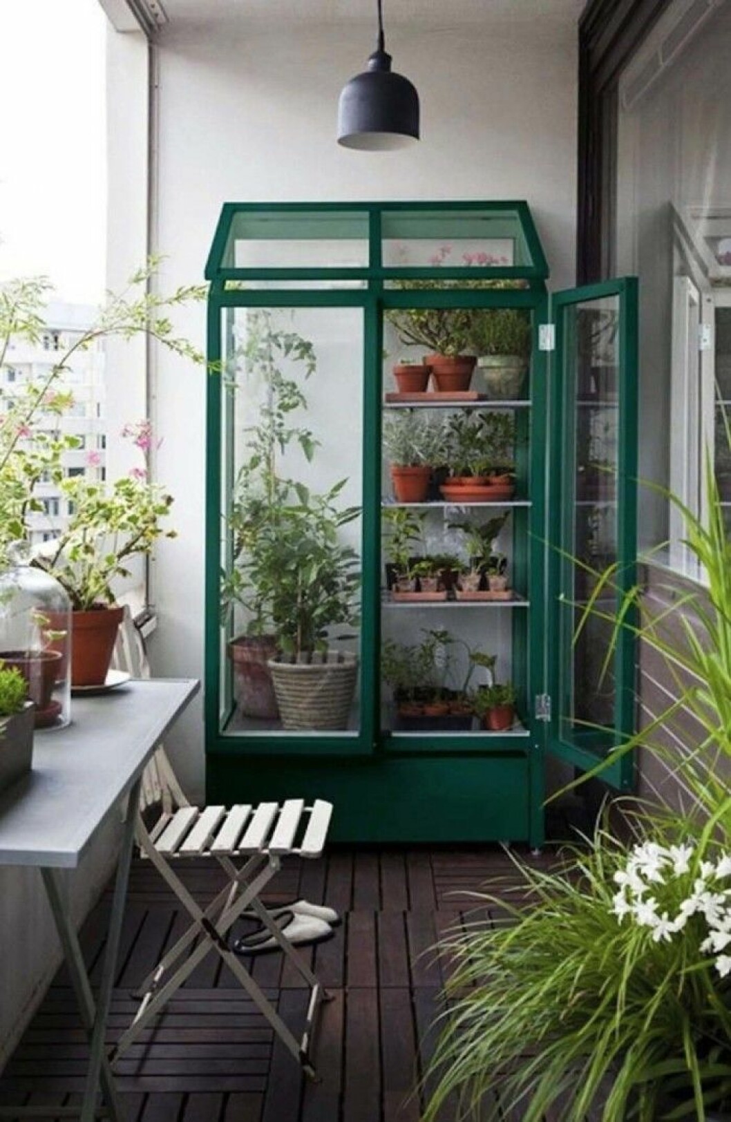 Via: <a href="http://gardenum.com/inspiration/how-to-create-your-own-urban-garden" target="_blank" rel="noopener">Gardenum</a> 20. balkong